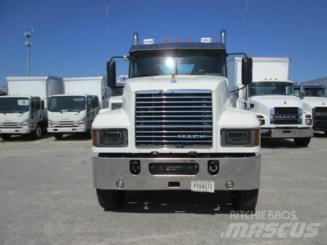 Mack PI64T Sattelzugmaschinen