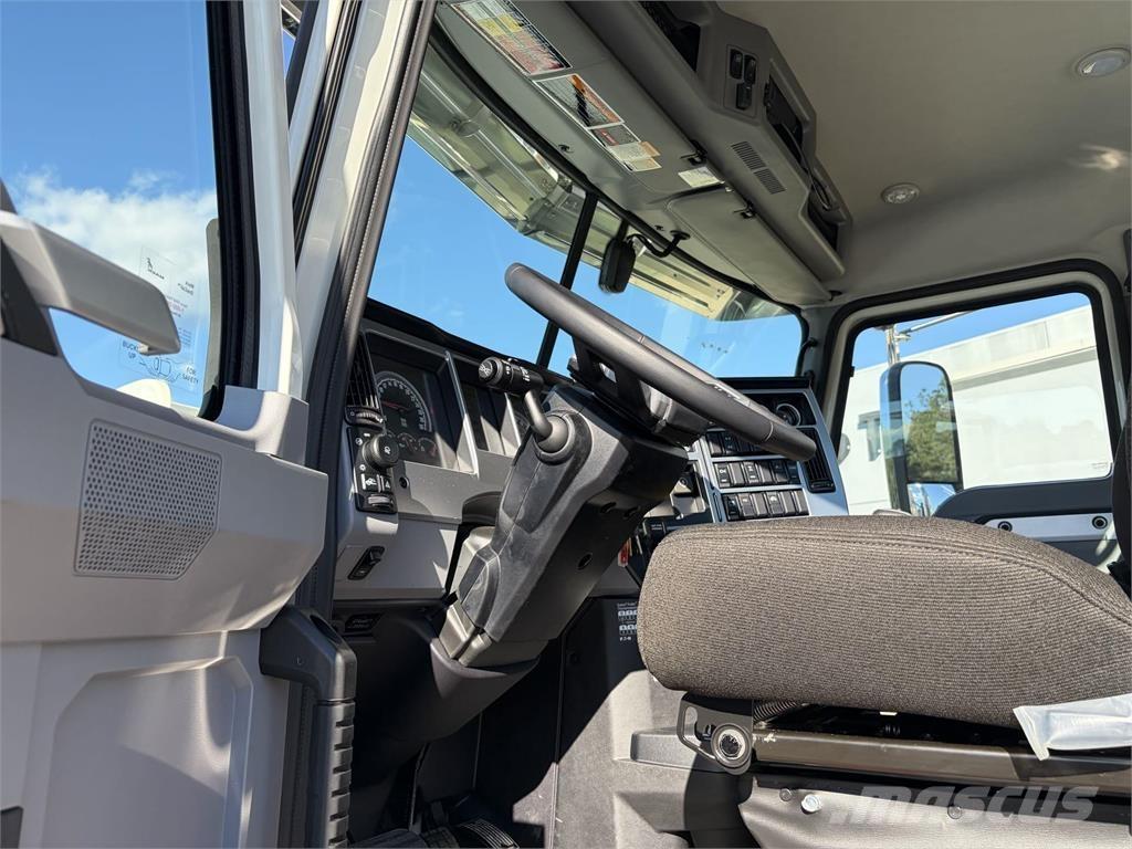 Mack PI64T Sattelzugmaschinen