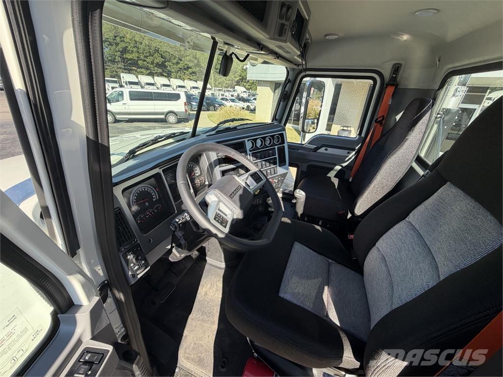 Mack PI64T Sattelzugmaschinen