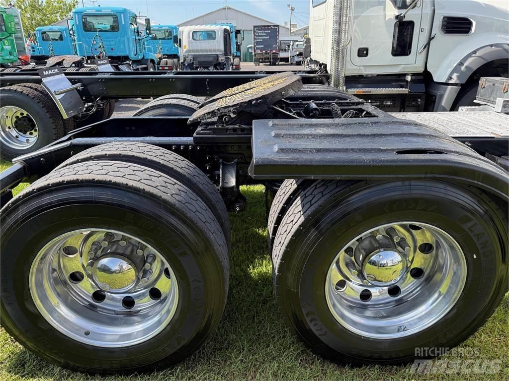 Mack PI64T Sattelzugmaschinen