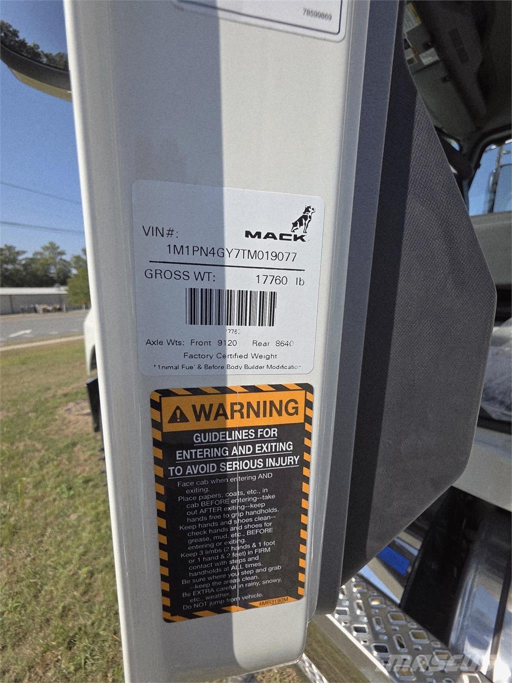 Mack PI64T Sattelzugmaschinen