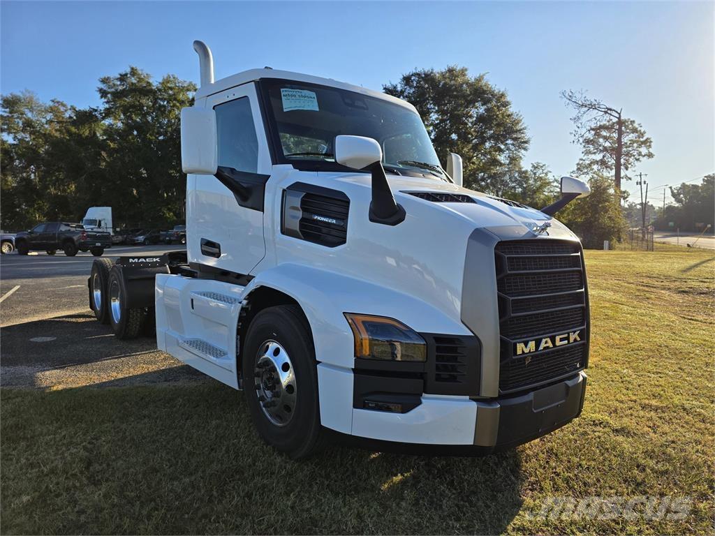 Mack PR64T Sattelzugmaschinen