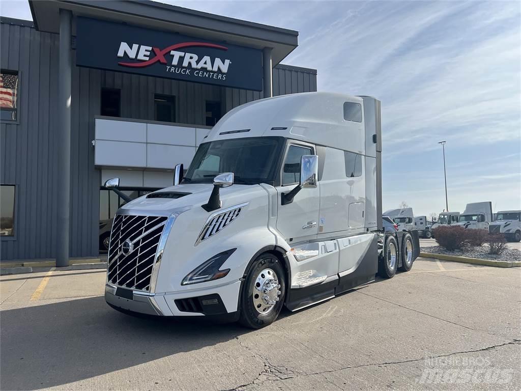 Volvo NEW VNL860 Sattelzugmaschinen