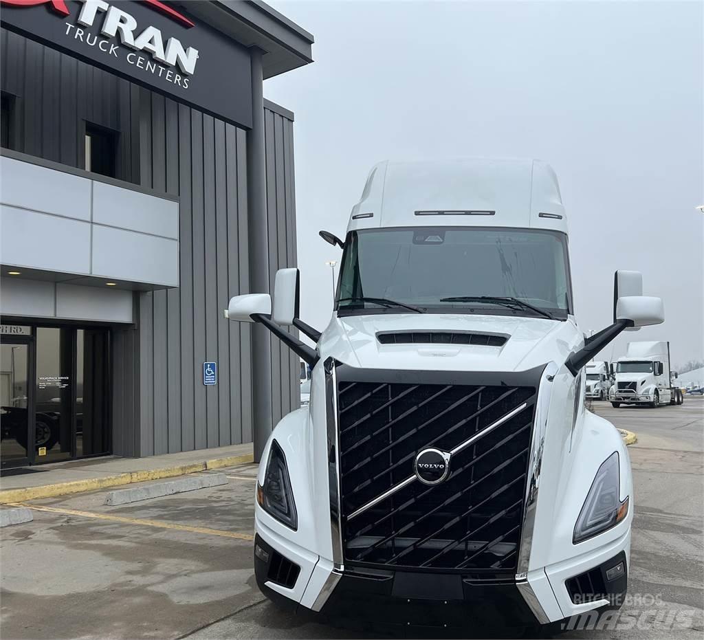 Volvo NEW VNL860 Sattelzugmaschinen