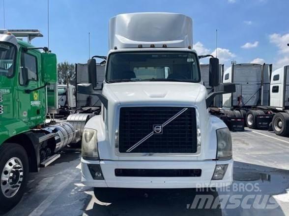 Volvo VNL42T Sattelzugmaschinen