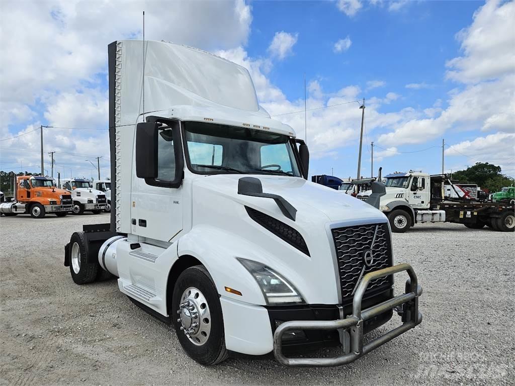Volvo VNL42T300 Sattelzugmaschinen
