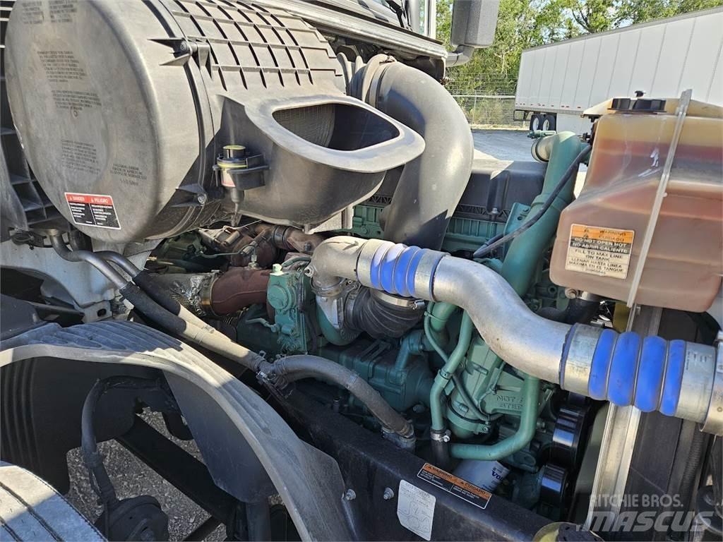Volvo VNL64T300 Sattelzugmaschinen