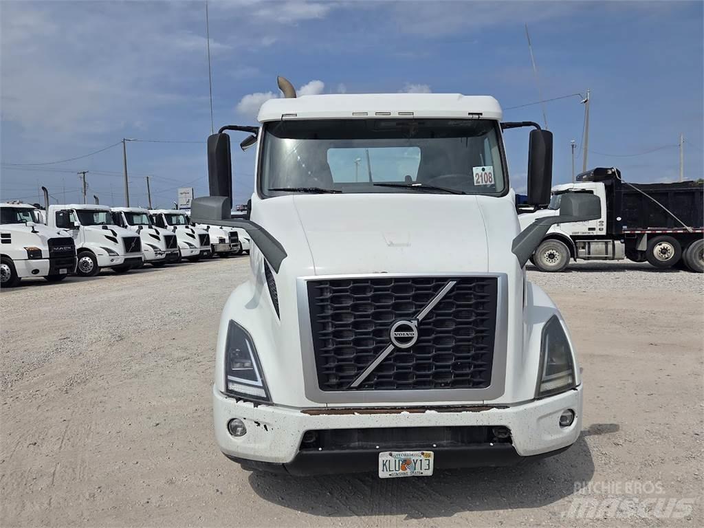 Volvo VNL64T300 Sattelzugmaschinen