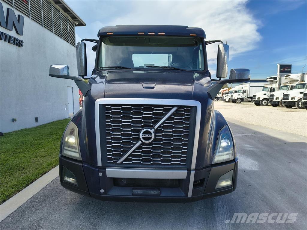 Volvo VNL64T300 Sattelzugmaschinen