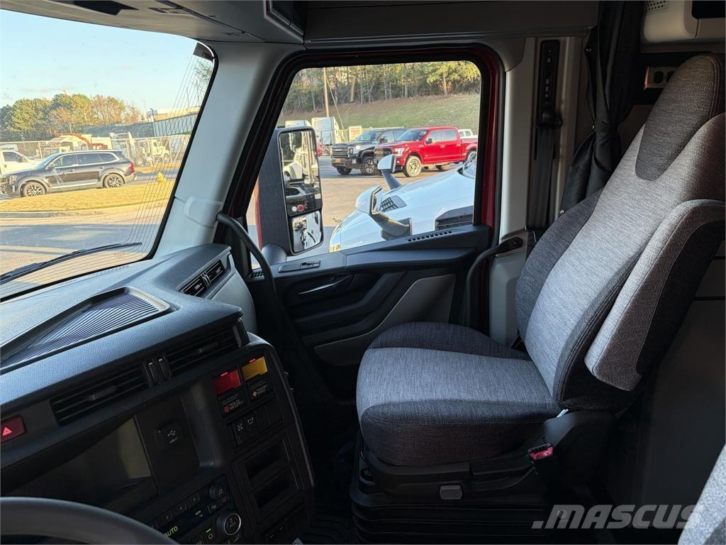 Volvo VNL64T840 Sattelzugmaschinen