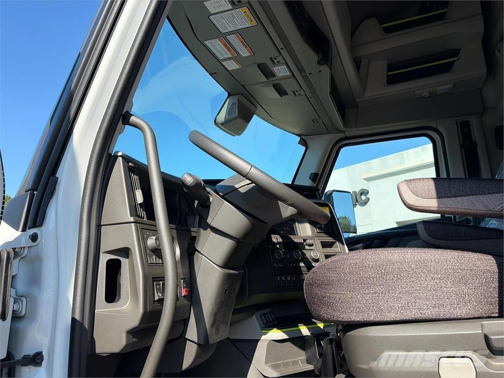 Volvo VNL64T860 Sattelzugmaschinen