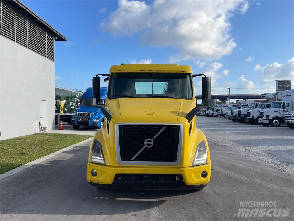 Volvo VNR64T300 Sattelzugmaschinen
