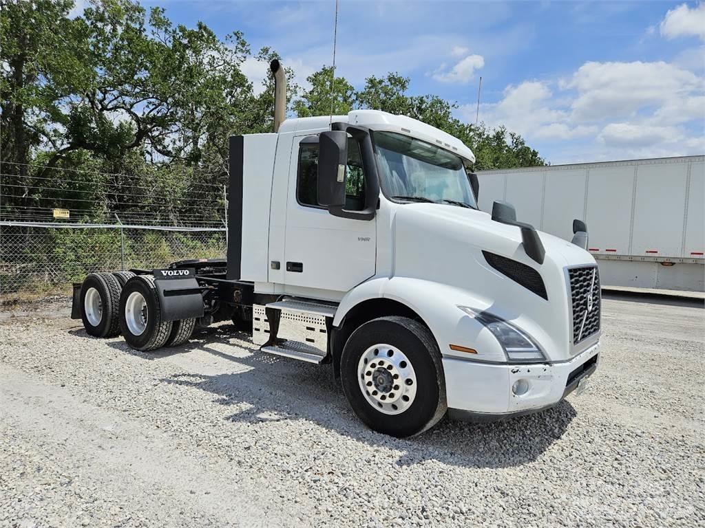 Volvo VNR64T300 Sattelzugmaschinen