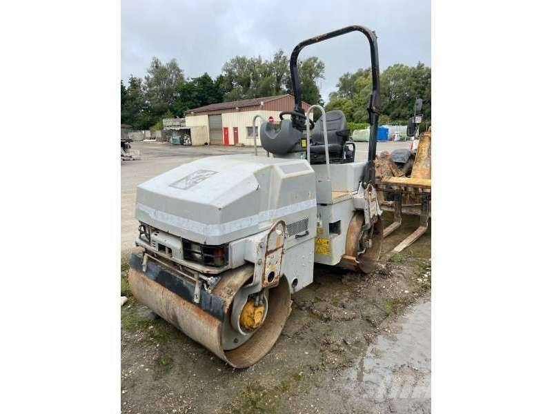 CAT CB224 Erdbauwalzen