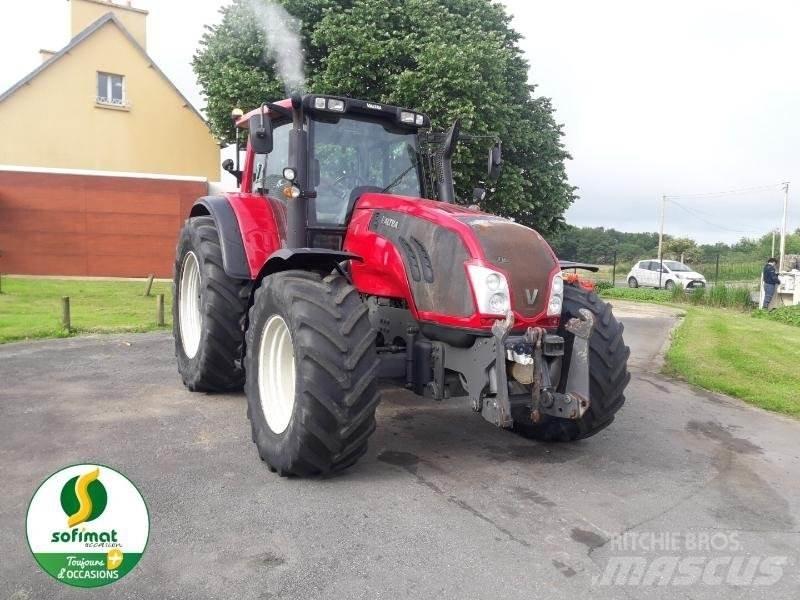 Valtra T183 Traktoren