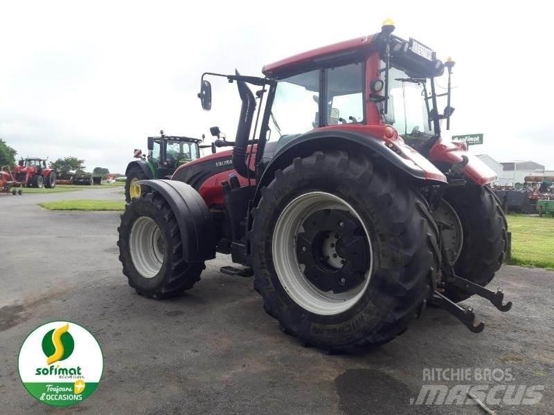 Valtra T183 Traktoren