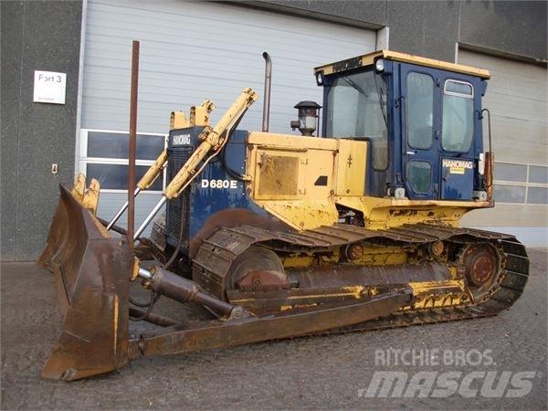 Hanomag D680E Bulldozer