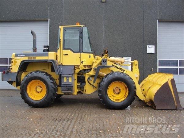 Komatsu WA320 Radlader