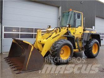 Komatsu WA320 Radlader