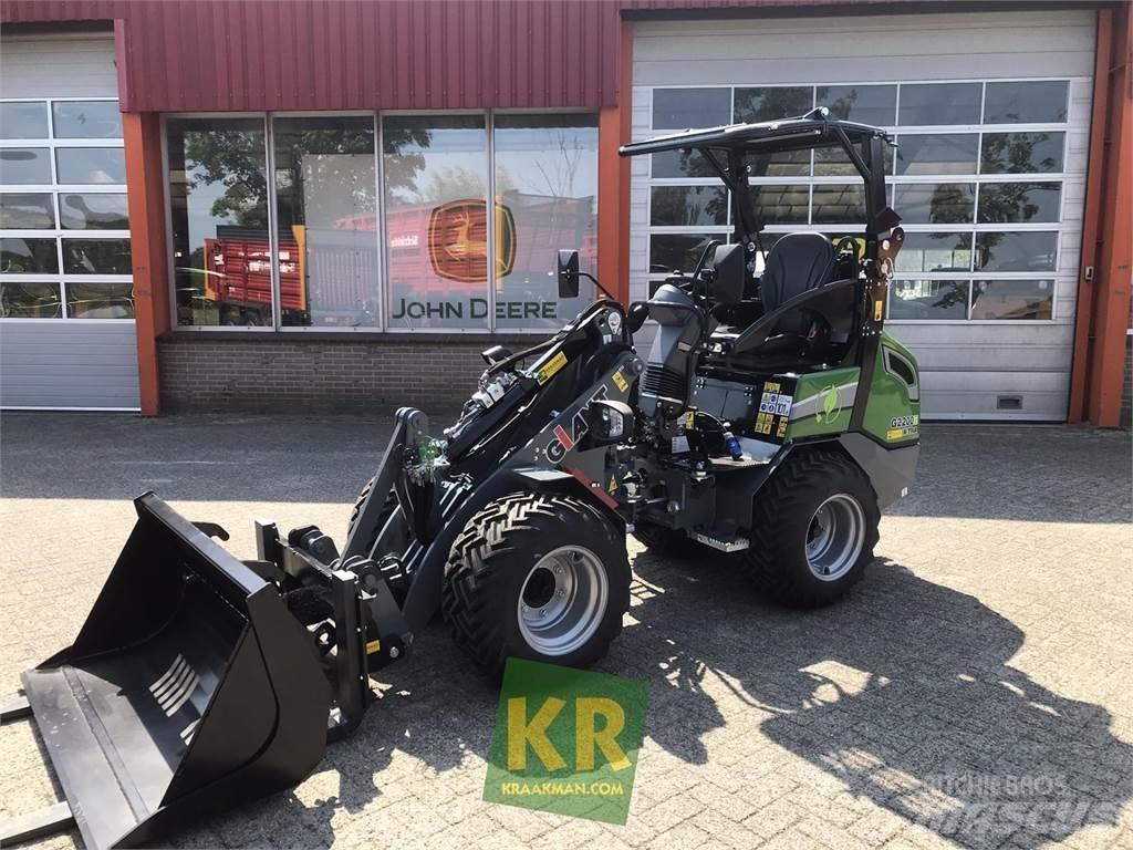GiANT G2200E Hoflader