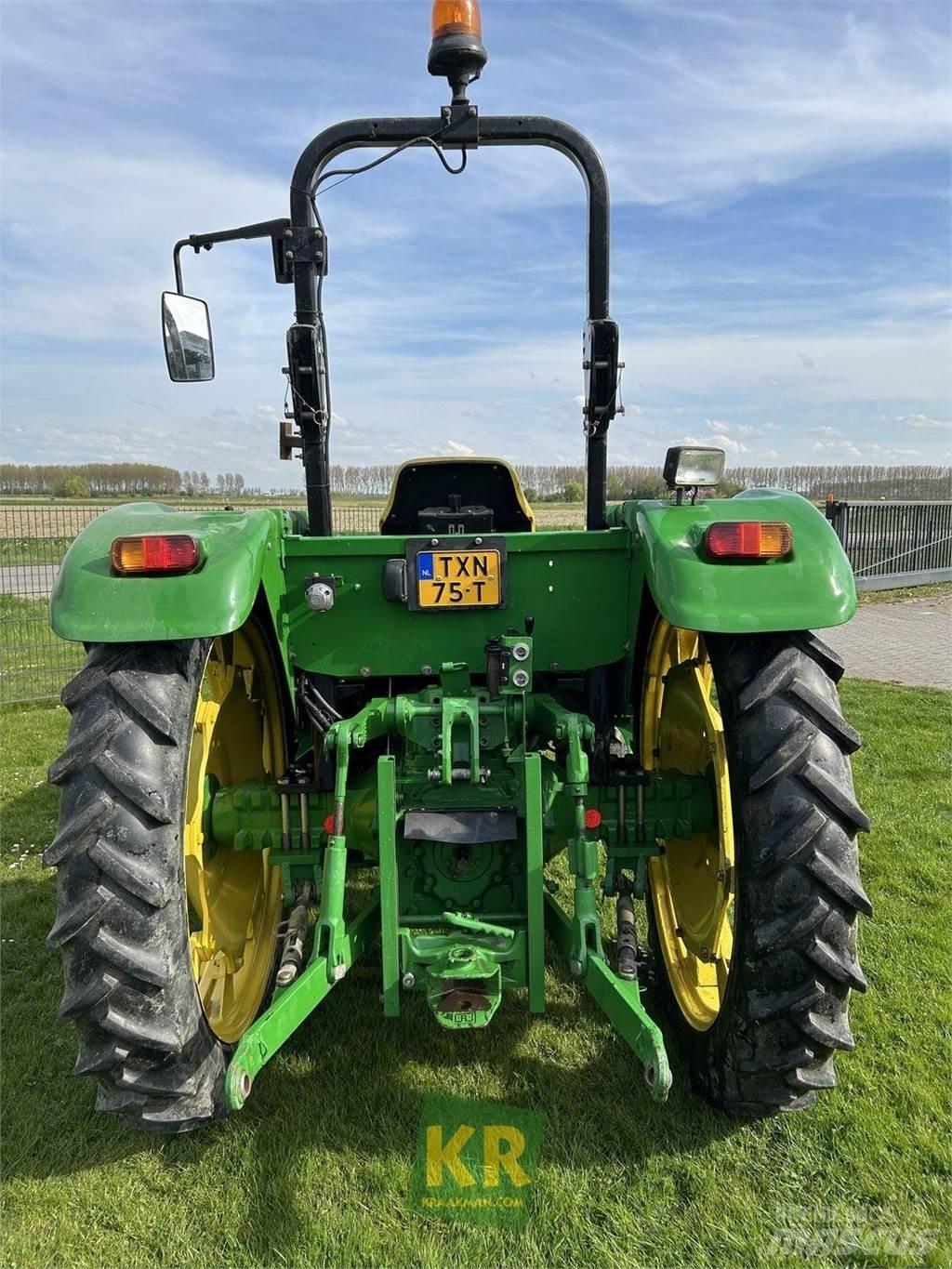 John Deere 5055E Traktoren