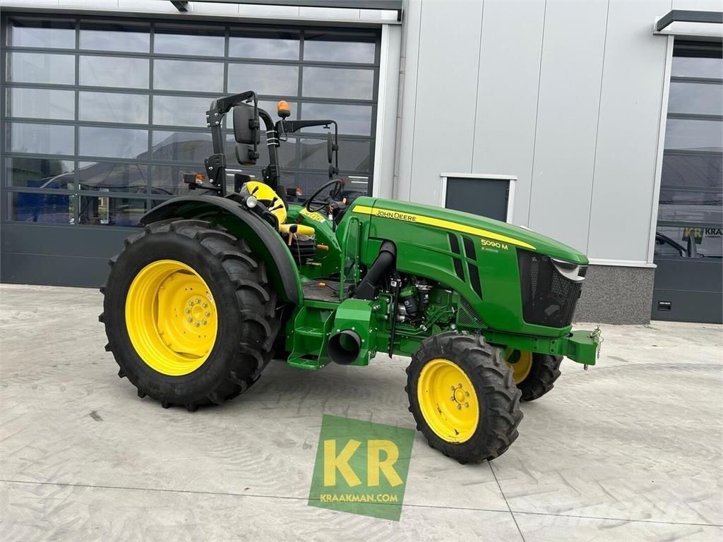 John Deere 5090M Traktoren