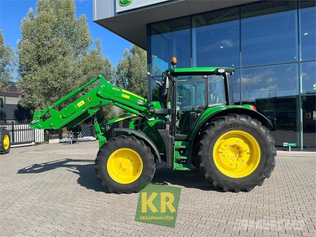 John Deere 6120M Traktoren