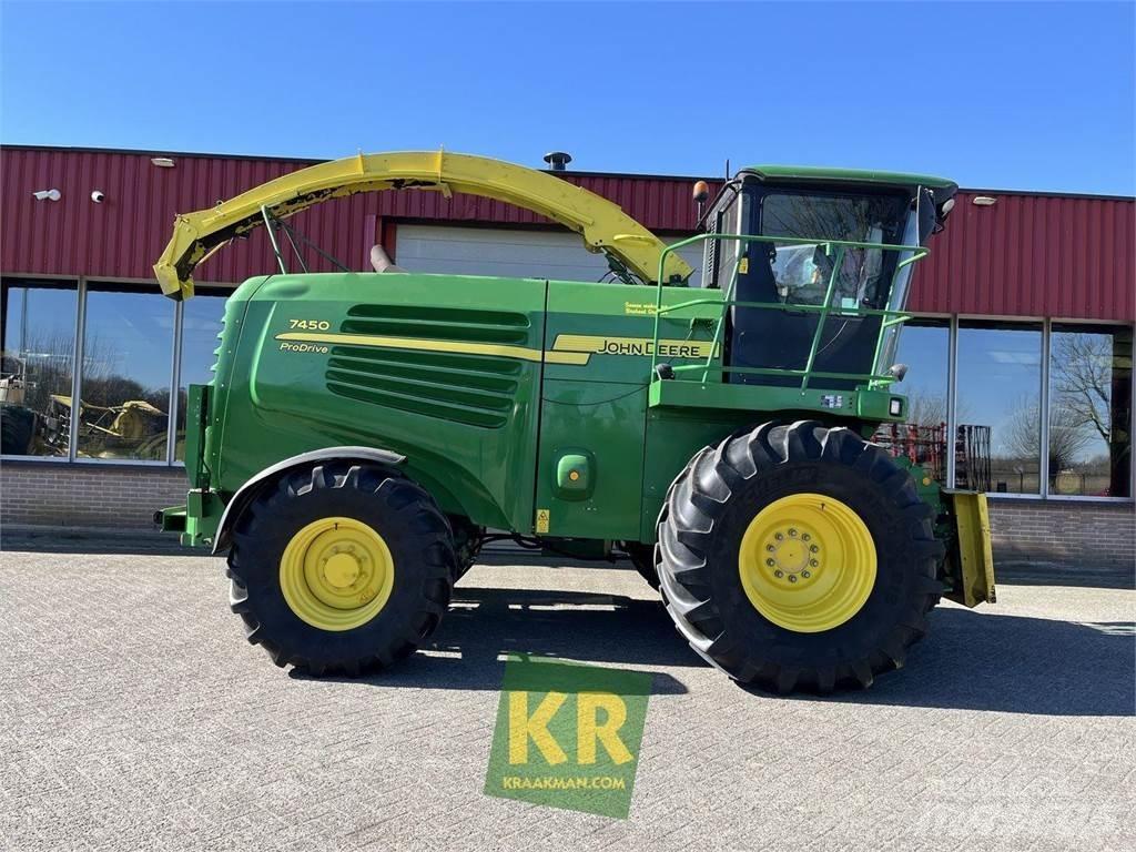 John Deere 7450 Feldhäcksler
