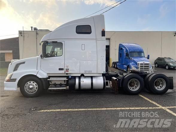 Volvo VNL64T670 Sattelzugmaschinen