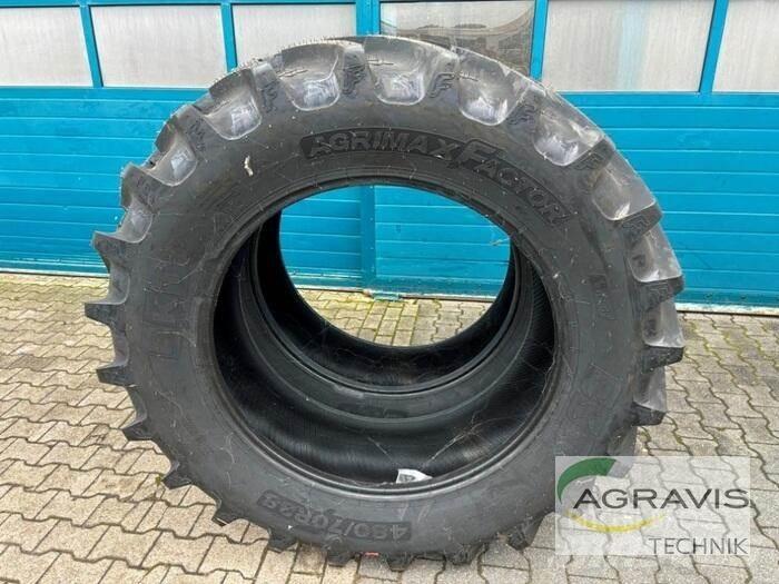 BKT 480/70-R38 Reifen
