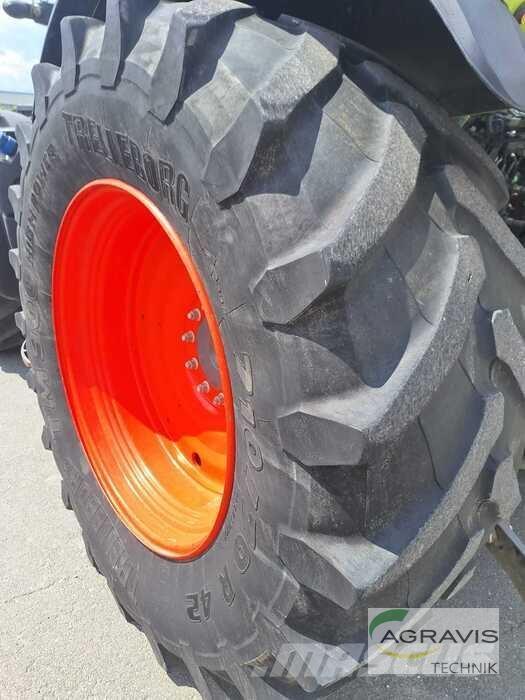 CLAAS AXION 870 Traktoren