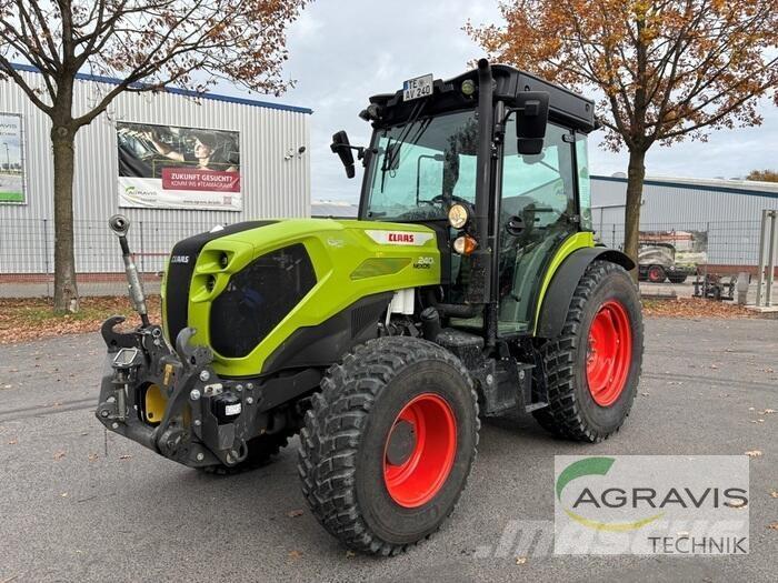CLAAS NEXOS 240 L Traktoren