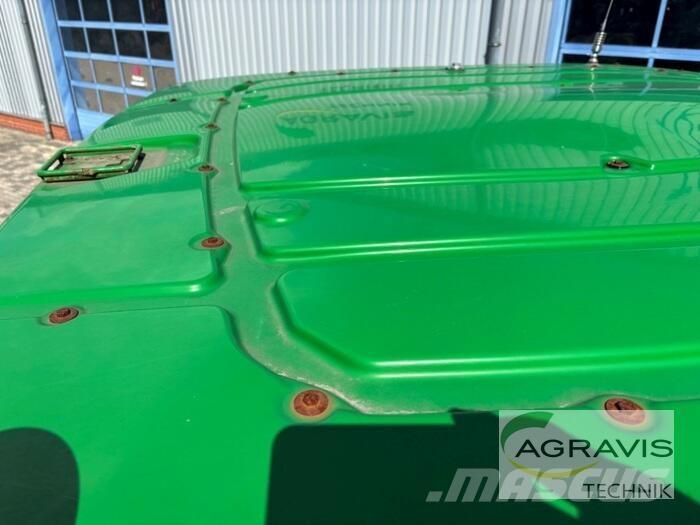 John Deere 8320 R Traktoren