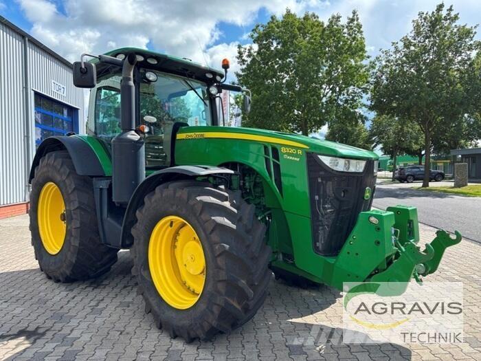 John Deere 8320 R Traktoren