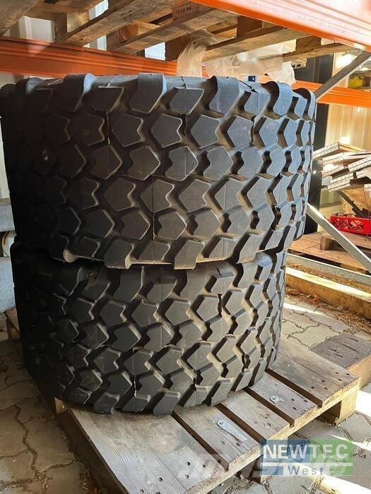  KR445/45R19.5 Reifen