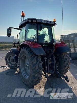 Massey Ferguson 5713S Traktoren