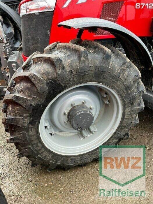 Massey Ferguson 6712 Traktoren