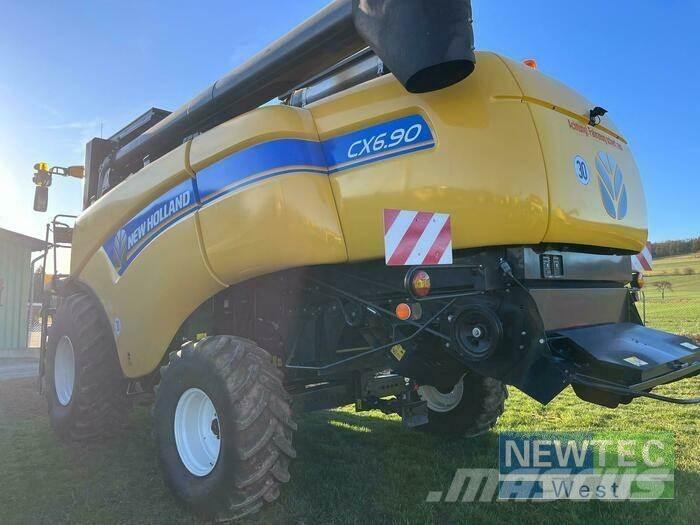 New Holland CX 6.90 Mähdrescher