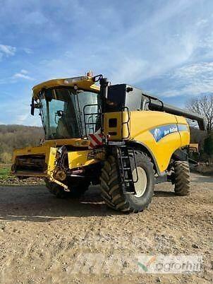 New Holland CX 8090 Mähdrescher