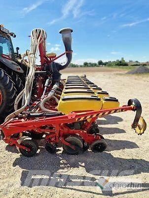 Väderstad TEMPO V11 Drillmaschinen