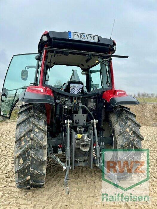 Valtra A75 Traktoren