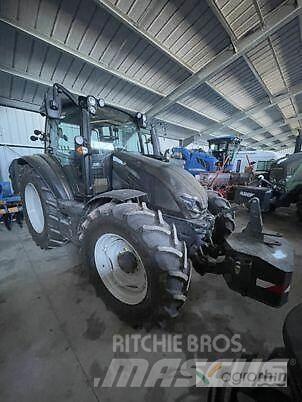 Valtra G125 Traktoren
