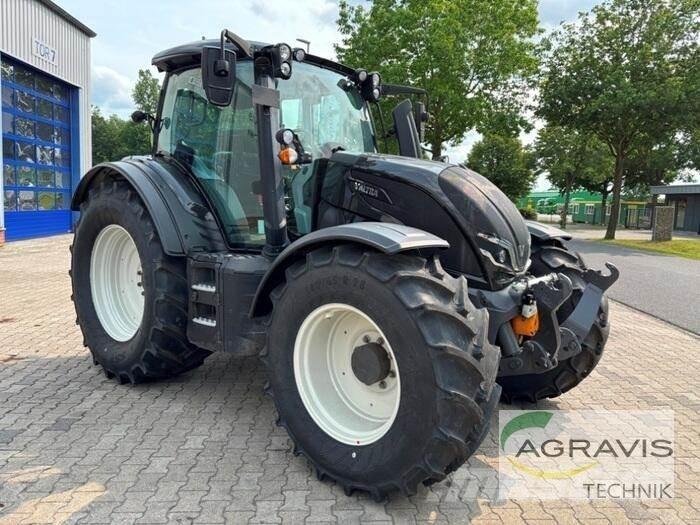 Valtra N 135 D 2B1 Traktoren