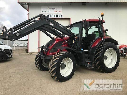 Valtra N154D Traktoren