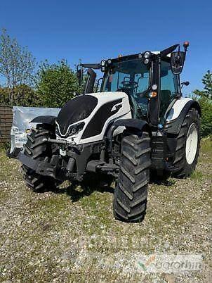 Valtra N155 DIRECT Traktoren