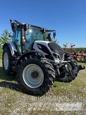 Valtra N155 DIRECT Traktoren