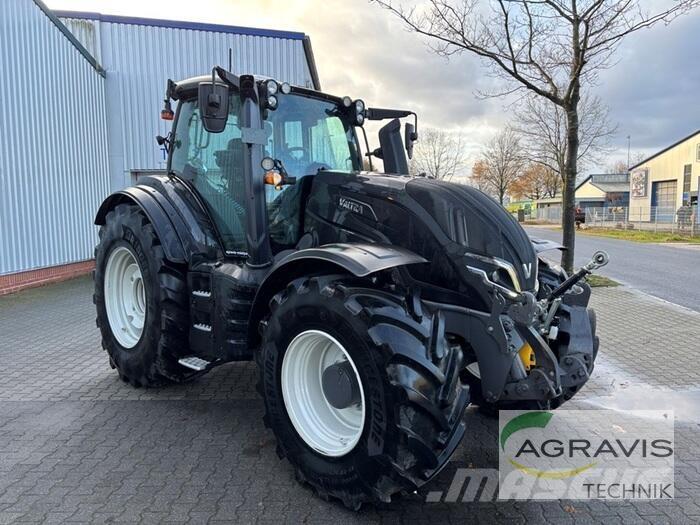 Valtra T 235 D Traktoren