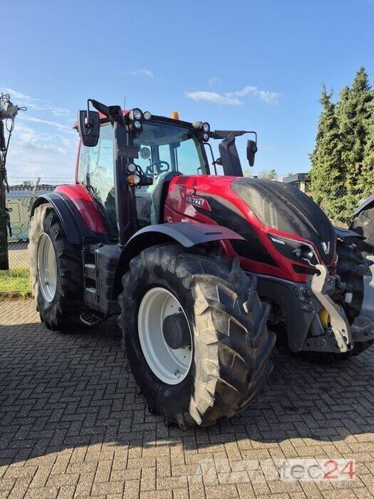Valtra T 254 A Traktoren
