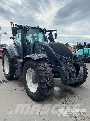 Valtra T234 VERSU Traktoren