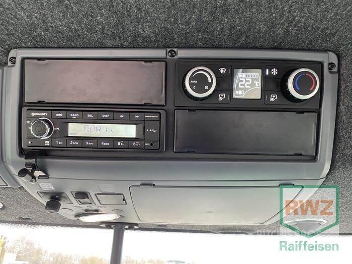 Valtra T235V Traktoren